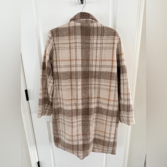 BB Dakota Plaid to be Said Cream and Brown Checkered Coat - Picture 2 of 4